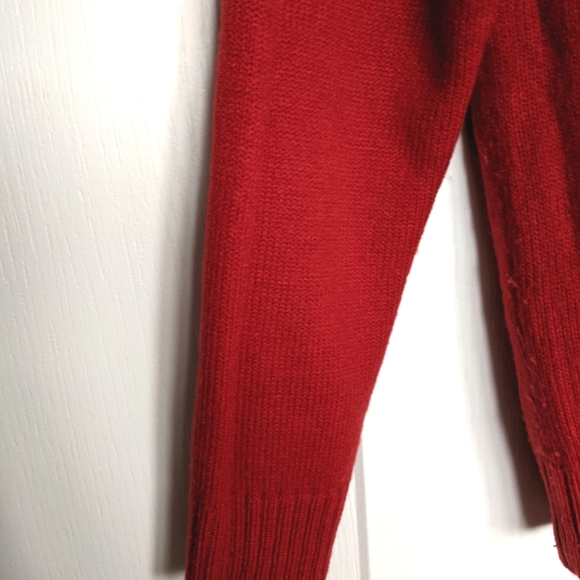 3/$20 Van Heusen Women's V-Neck Red Sweater - Picture 7 of 8